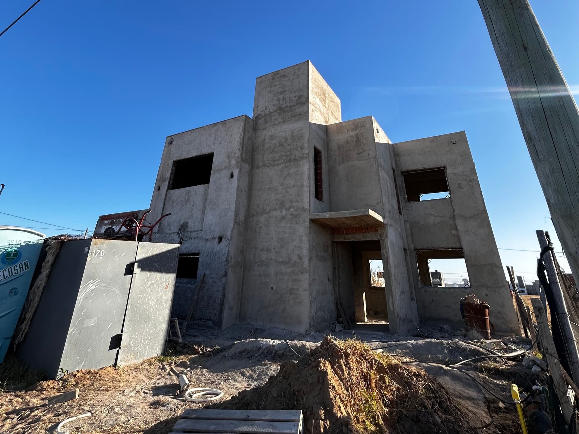 CASA MANANTIALES 198m2